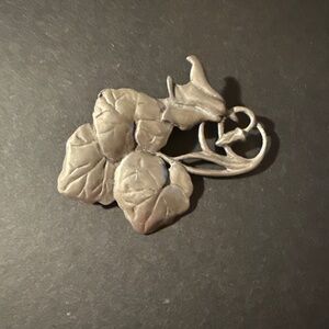 1988 Seagull Pewter Canada Brooch, Pin, Floral, Art Nouveau, 2 3/4" w x 1 7/8" h